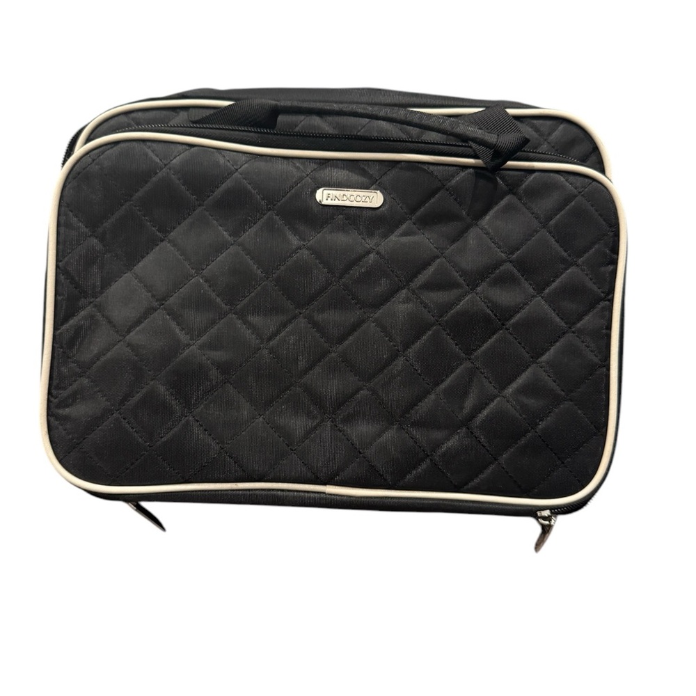 FindCozy Quilted Black Travel Bag